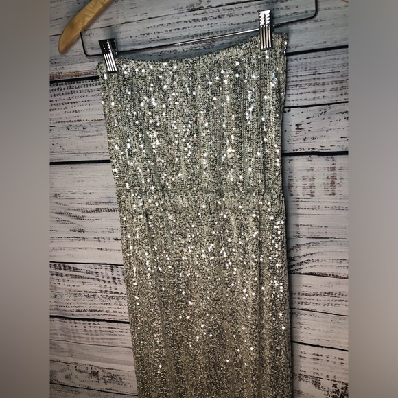 VENUS Silver Sequin Jumpsuit for Evening Glamour NWT Medium - Picture 6 of 16